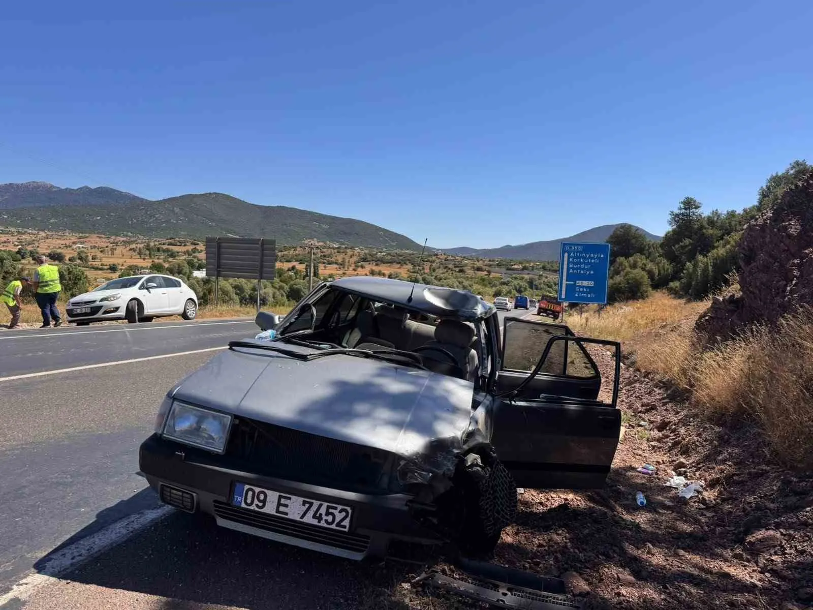 Seydikemer'de motosikletli sürücüden acı haber: Çarpışmanın şiddeti can aldı
