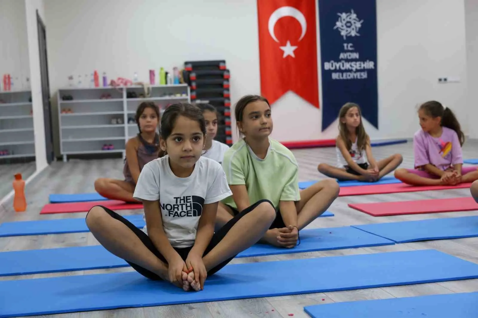 Aydın’da spor dolu yaz: Minikler jimnastikle sınırlarını keşfediyor