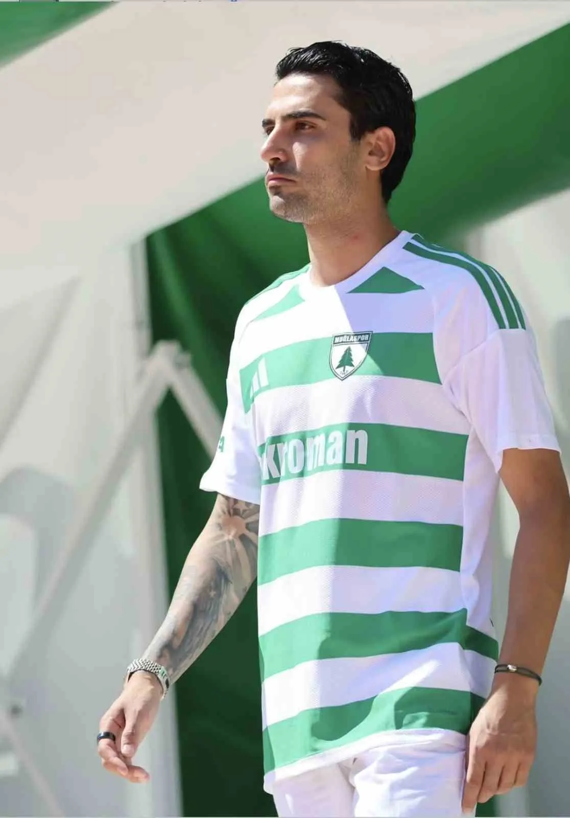 Muğlaspor'da duygusal imza: Evlat yuvaya döndü
