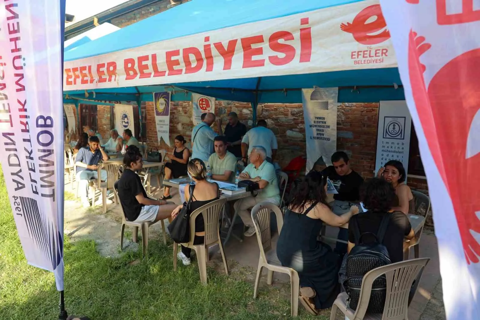 Geleceğini planlayan gençler Efeler'de buluştu: Tercih döneminin pusulası oldu