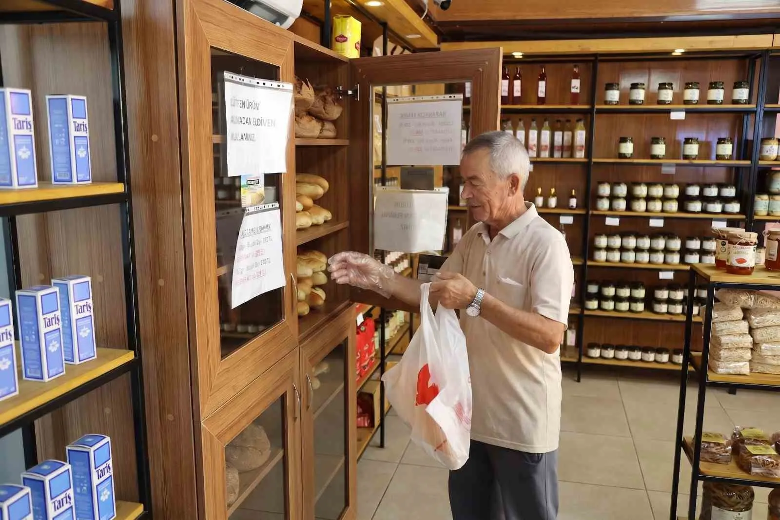 Efeler’de ekmekte fiyat devrimi: Belediye tesislerinde 12,50 TL dönemi