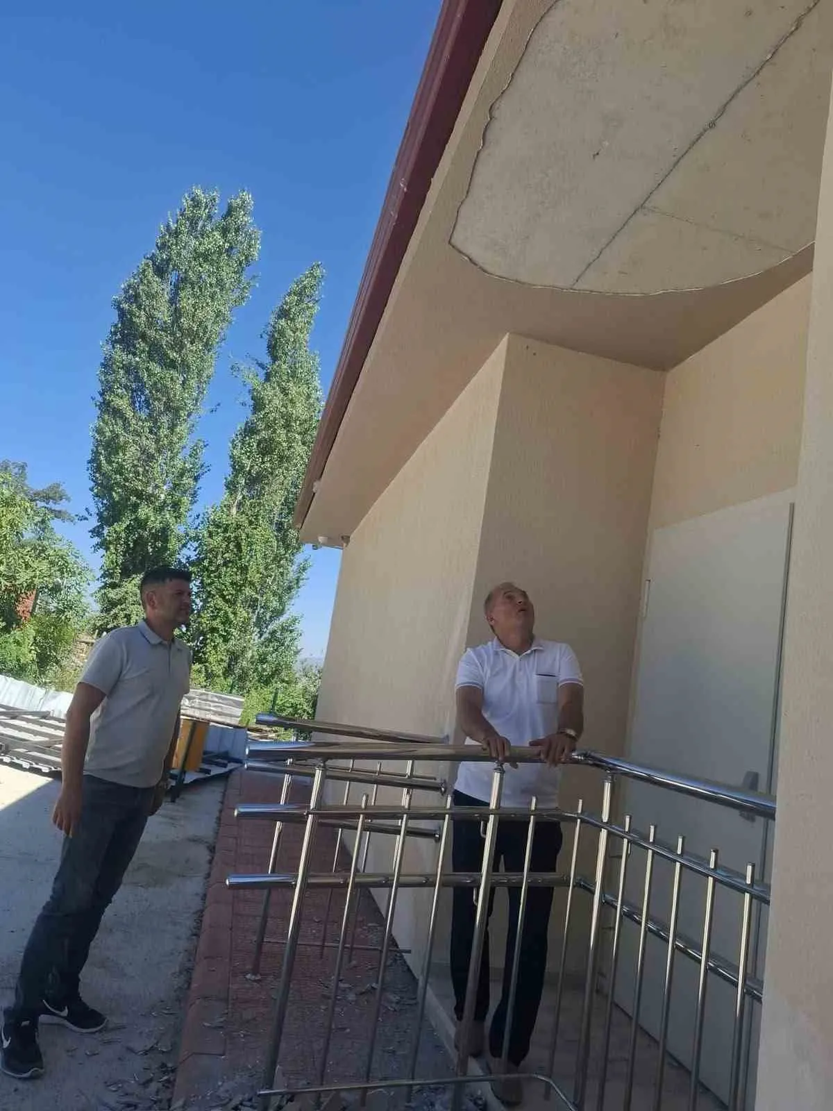 Sarıgöl'de eğitimde ilk sınav: Yeni müdürden okul inşaatına tam not