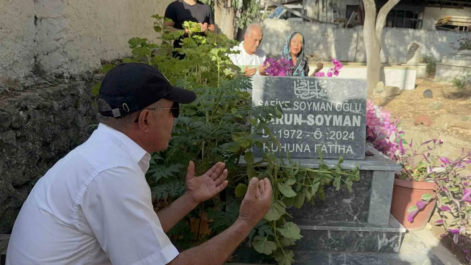Safiye Soyman evlat acısıyla sarsıldı: Gözyaşları Bodrum’da dinmedi