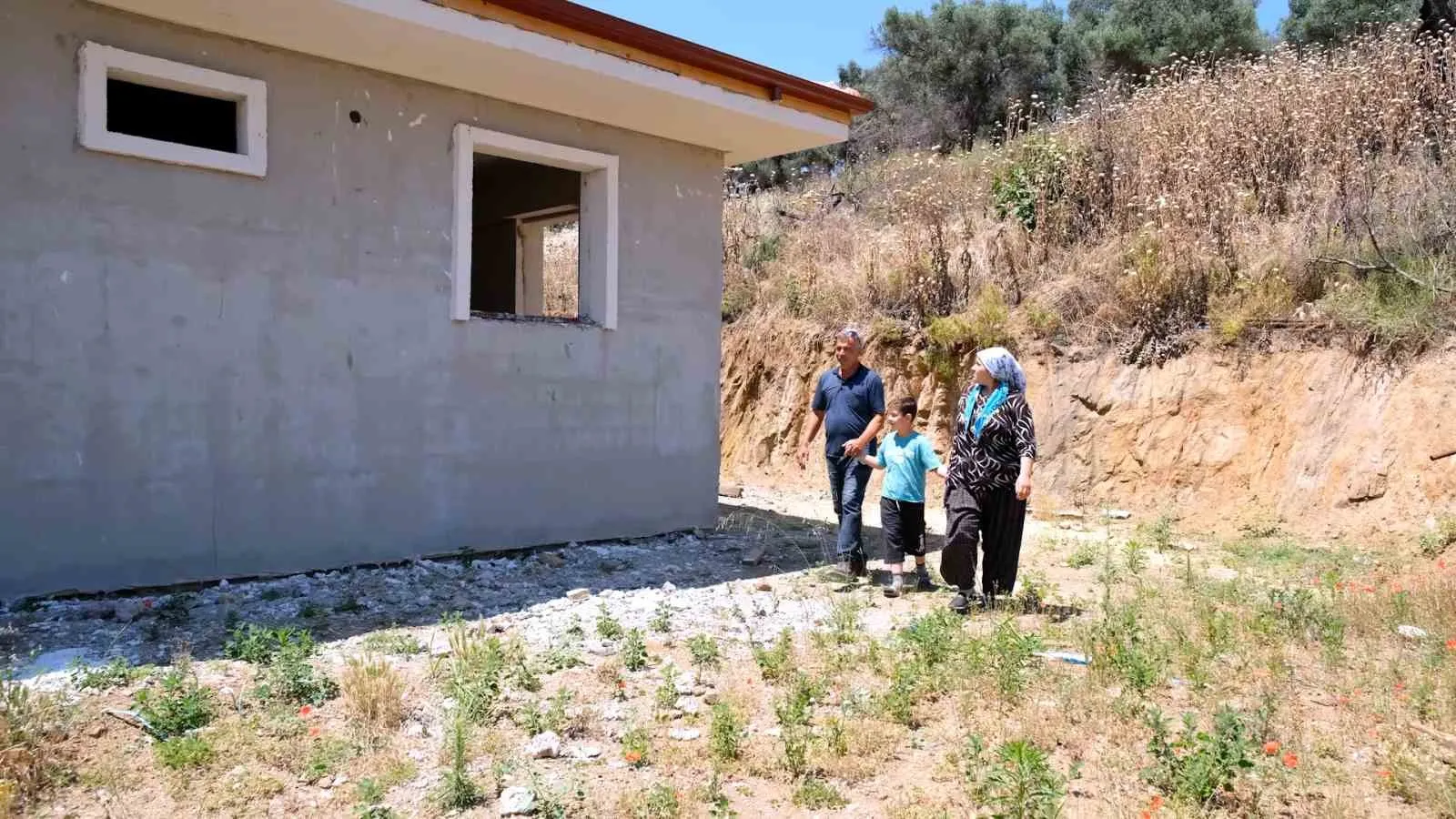 Ödemiş’te yangınzedelerin yüzü gülüyor: Söz verilen evler anahtar teslimine hazır