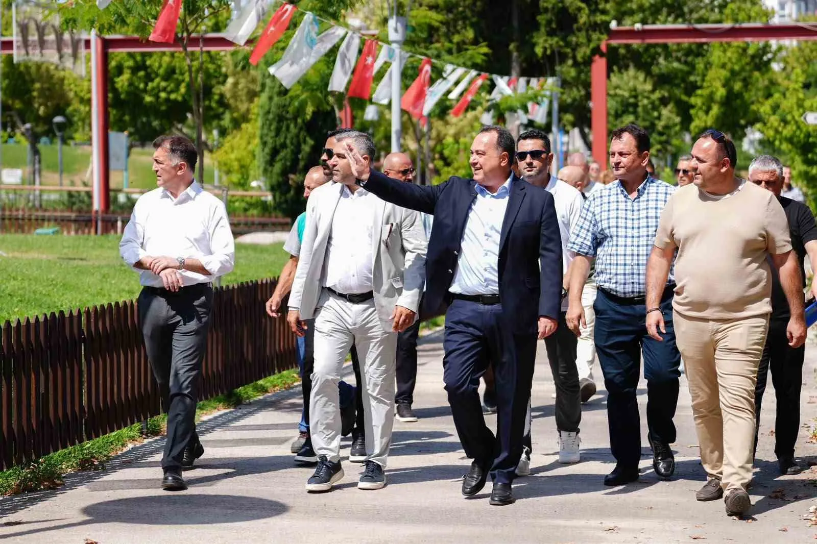 Manisa'da nefes aldıran değişim: Atatürk Kent Parkı eski günlerine dönüyor