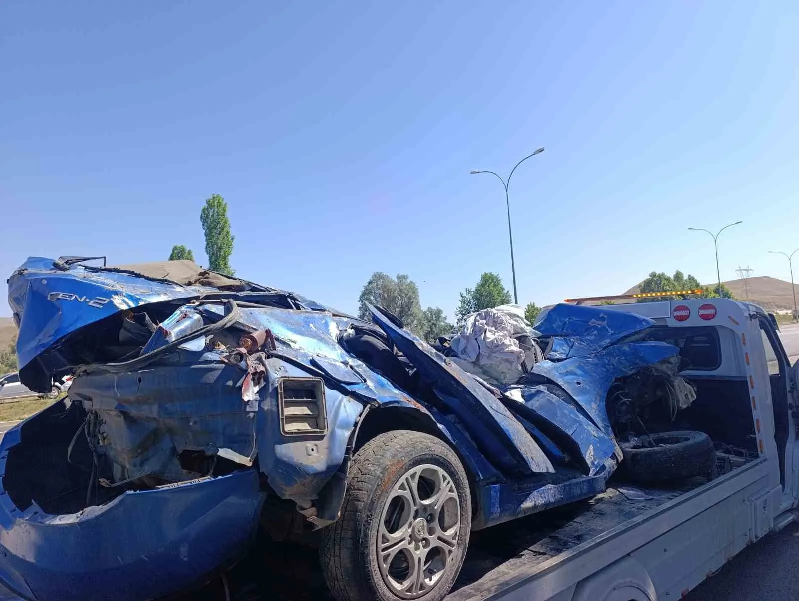 Uşak yolculuğu felaketle bitti: Uzman çavuş ve eşi kazada hayatını kaybetti