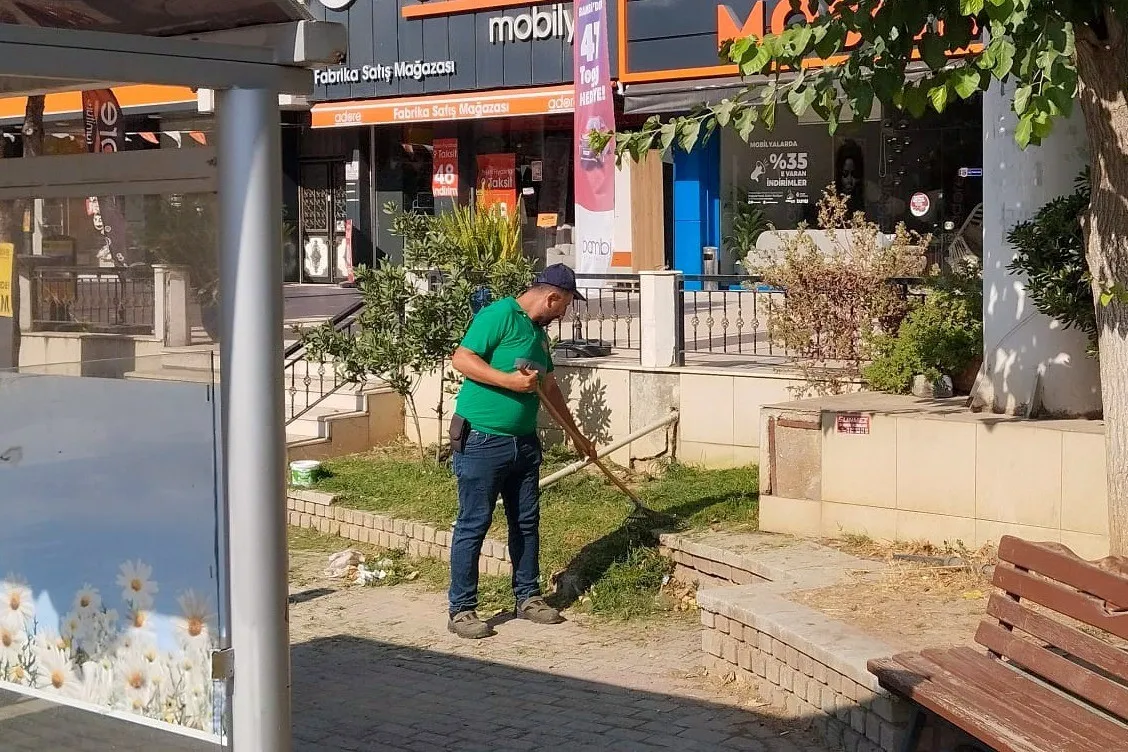 Efeler’de çevre düzenlemesi mesaisi: 7 Eylül Mahallesi yeni çehresine kavuştu