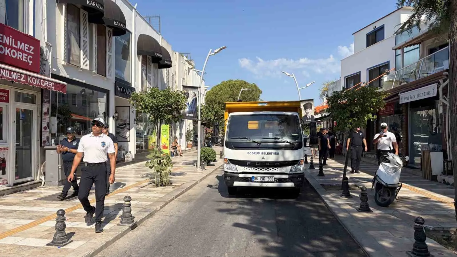 Bodrum’da kaldırım işgaline geçit yok: Zabıta ve emniyetten ortak operasyon