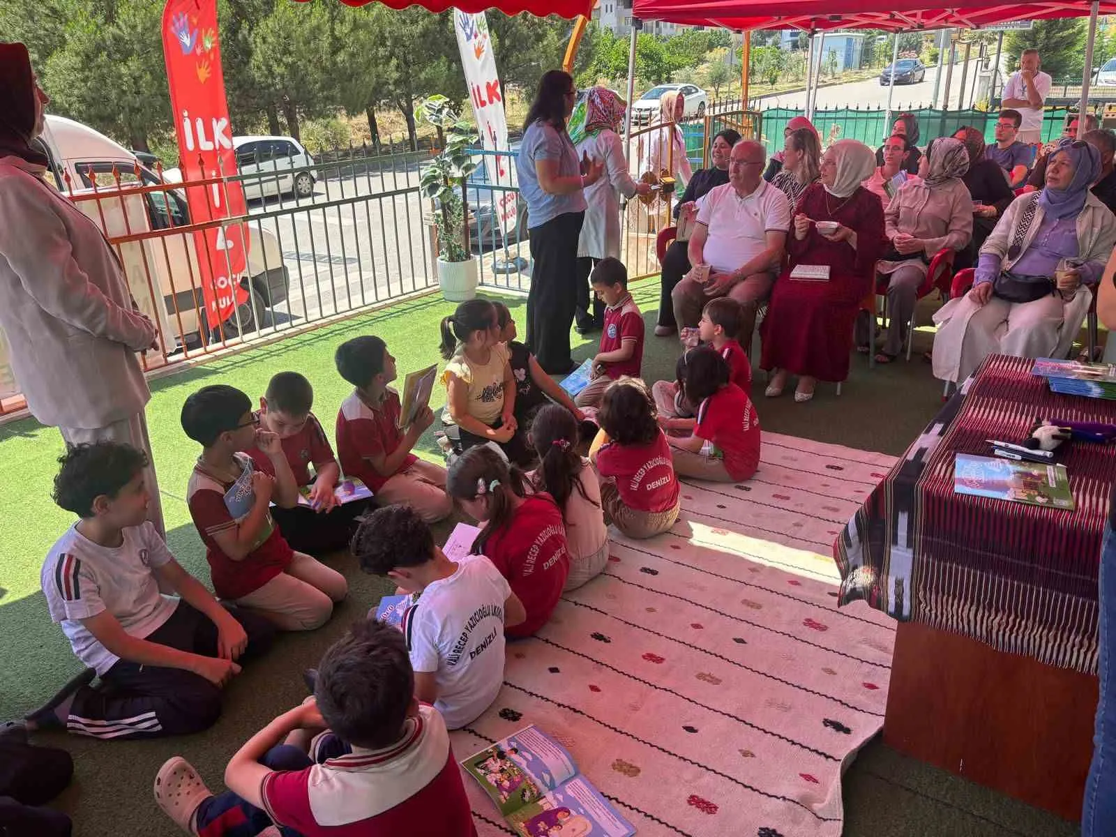 İlmek ilmek tarih: Miniklerin dokuduğu hayaller sergide buluştu