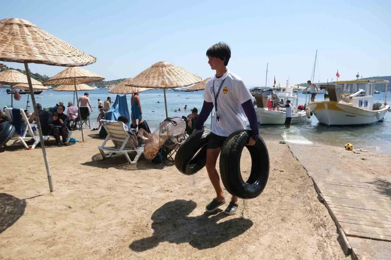 Bodrum’un masmavi sularından çıkanlar şoke etti: 650 kiloluk atık temizlendi