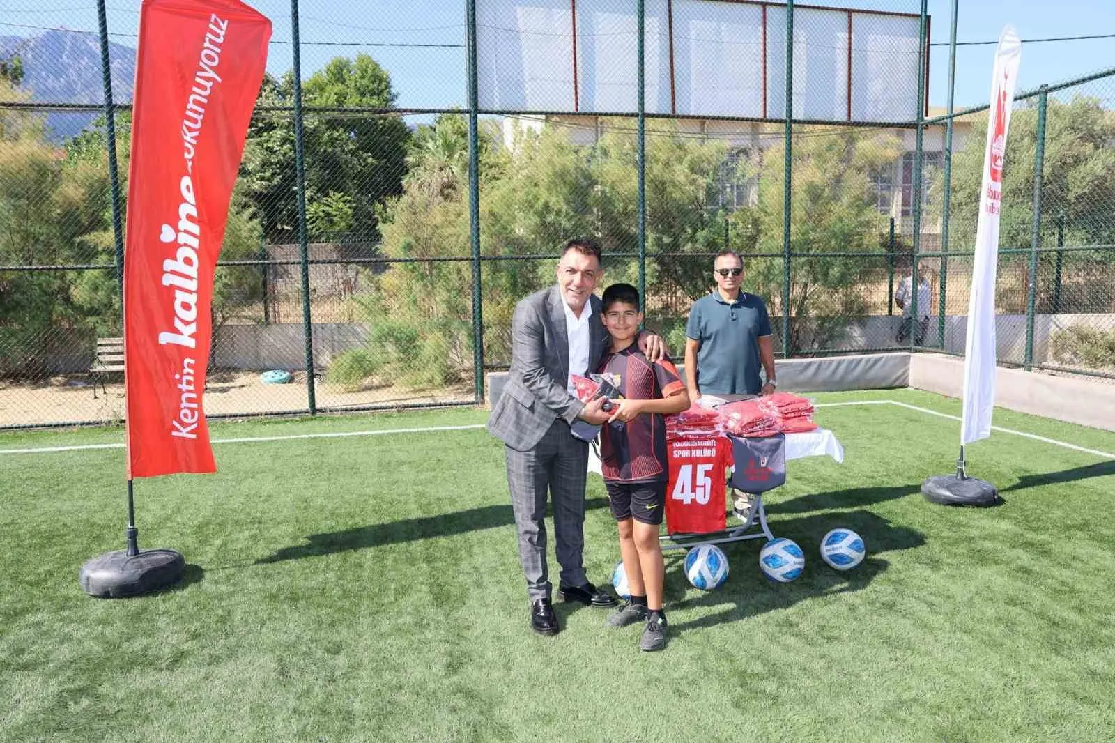 Şehzadeler’de minik kramponların heyecan dolu yaz maratonu başladı