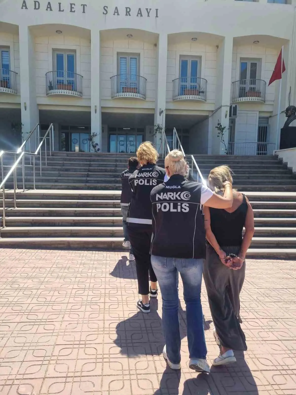 Bodrum’da zehir tacirlerinin pres makinesine narkotik engeli