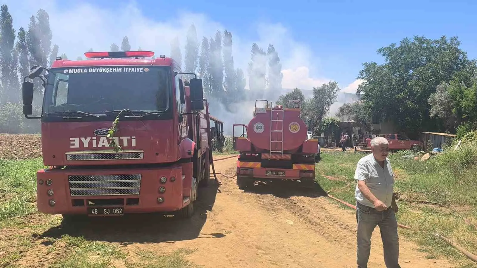 Muğla'da alevler bir anda evi sardı: Mahalleli seferber oldu