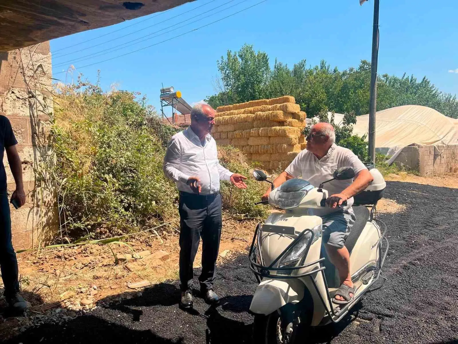 Sultanhisar'da yol yenileme hamlesi: Vatandaşın konforu için sahaya indiler