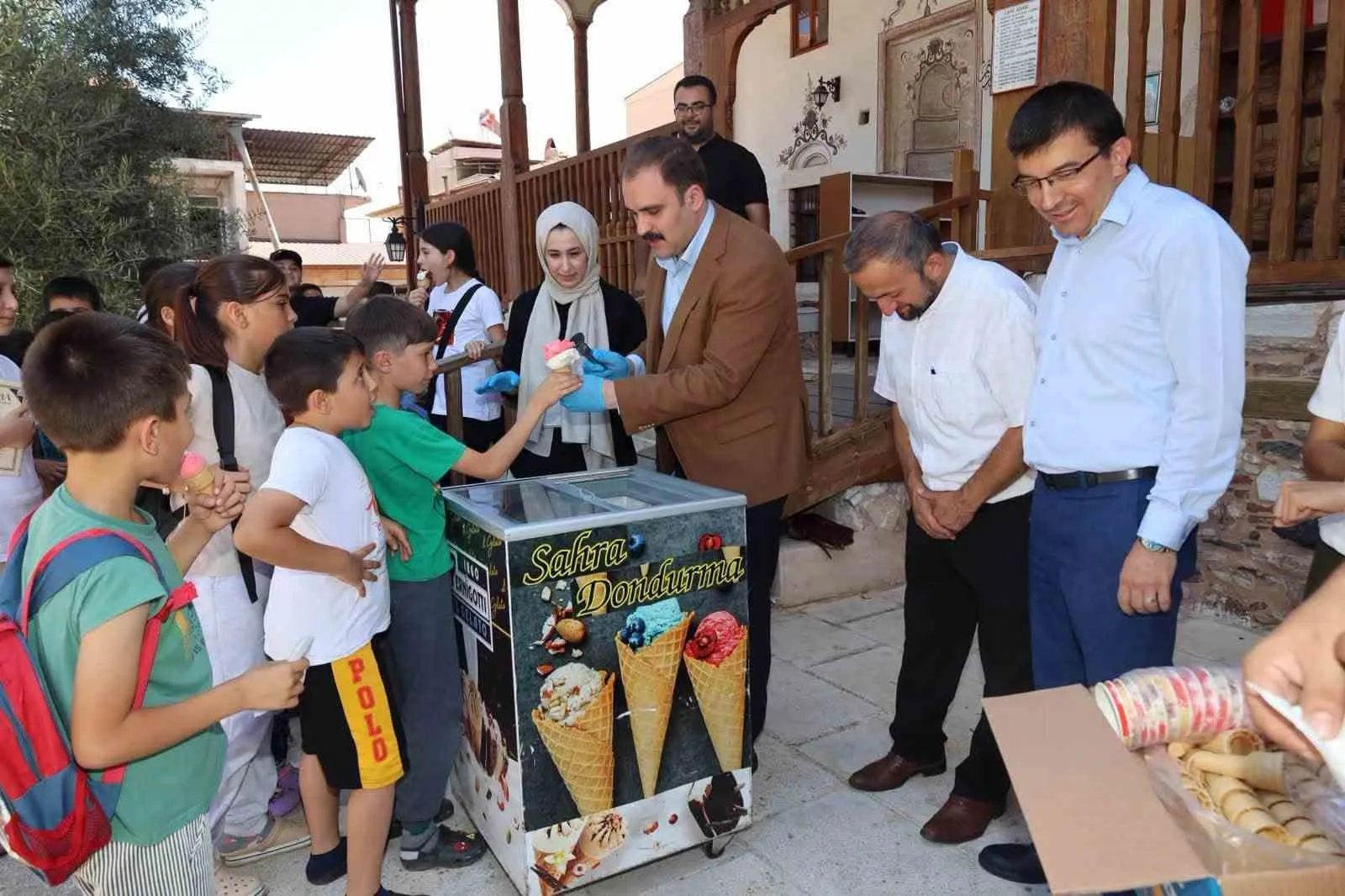 Karacasu’da minik öğrencilere protokol ziyareti: Eğitim çalışmaları yerinde incelendi