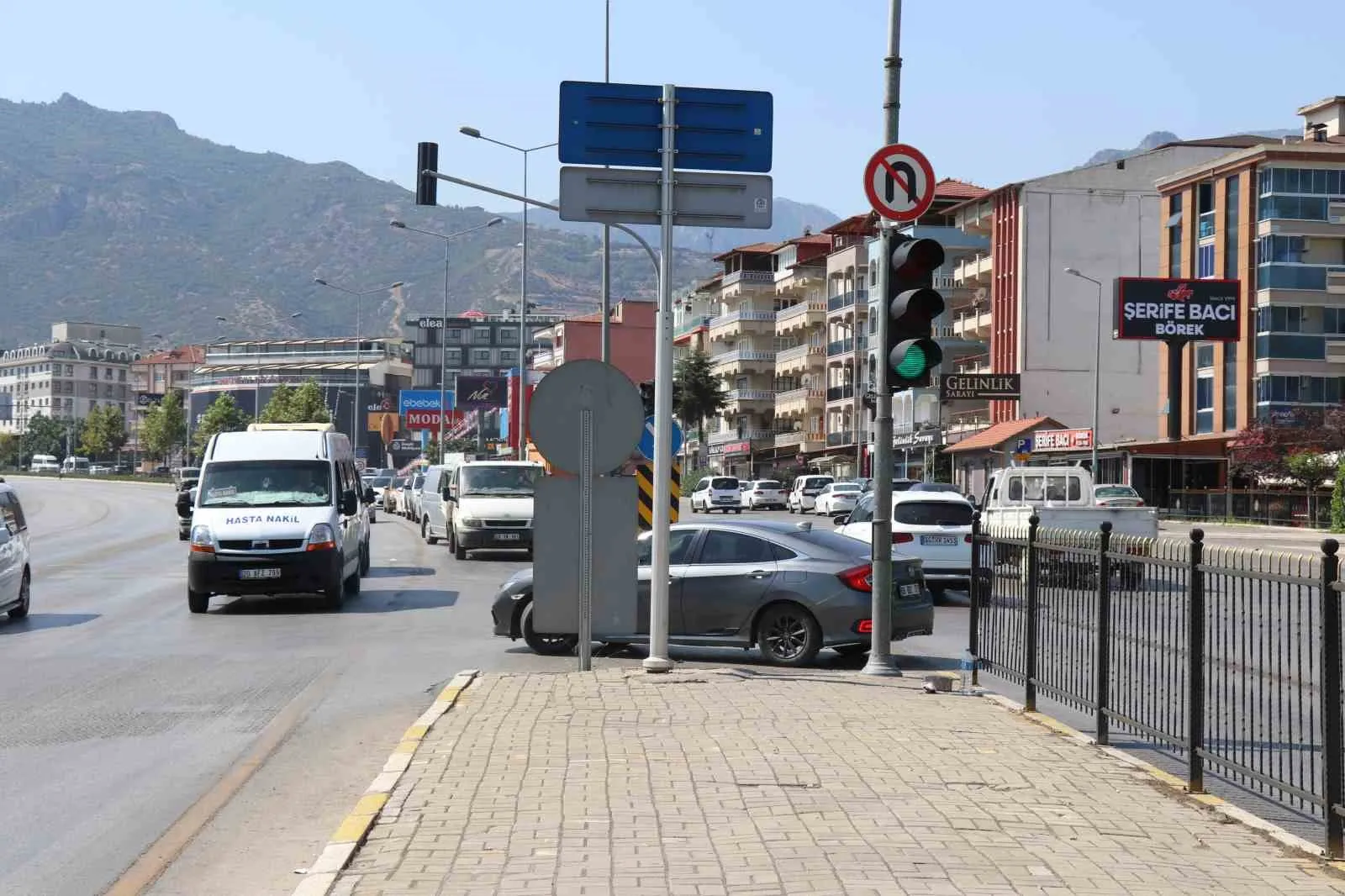 Denizli’de kural tanımazlık can yakıyor: Kavşakta her gün aynı tehlike
