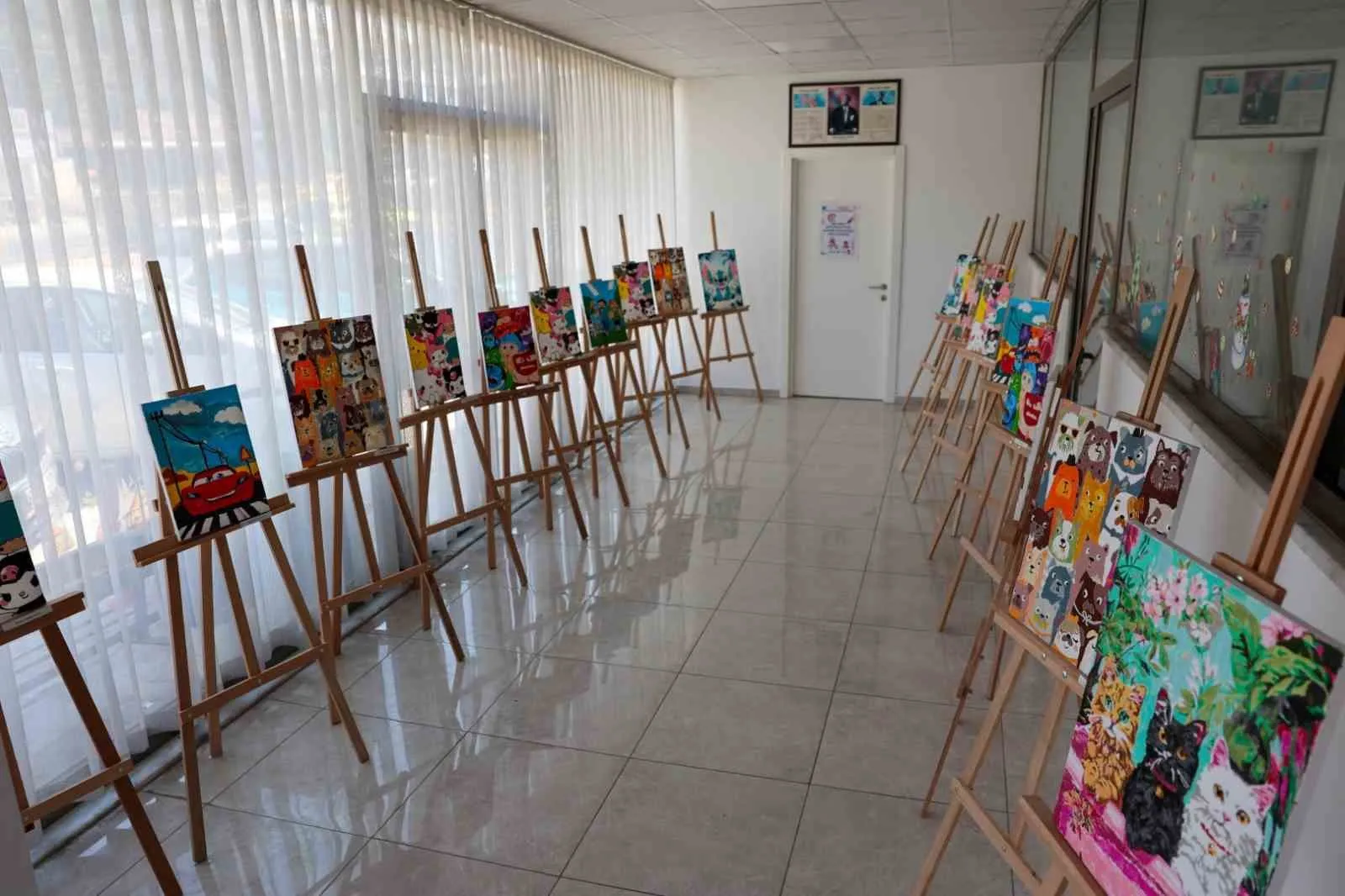 Bodrum'da Minik Sanatçıların Fırçalarından Renkli Veda