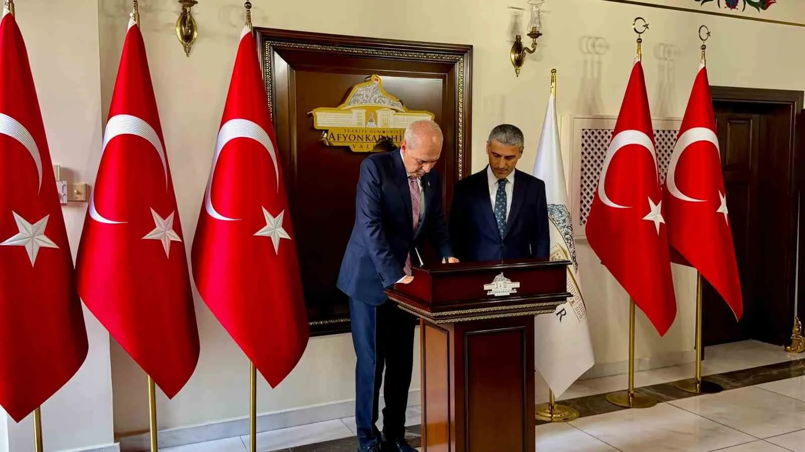 Kurtulmuş, Afyonkarahisar’da Valilik Makamında: Tarihi Günün Protokol Ziyareti