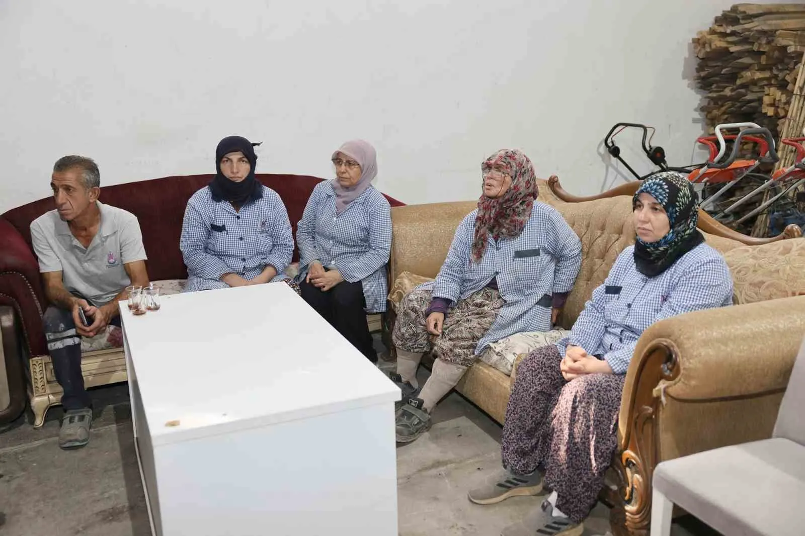 Şehzadeler’de hizmetin mutfağına girdi: Başkan Şimşek’ten saha mesaisi