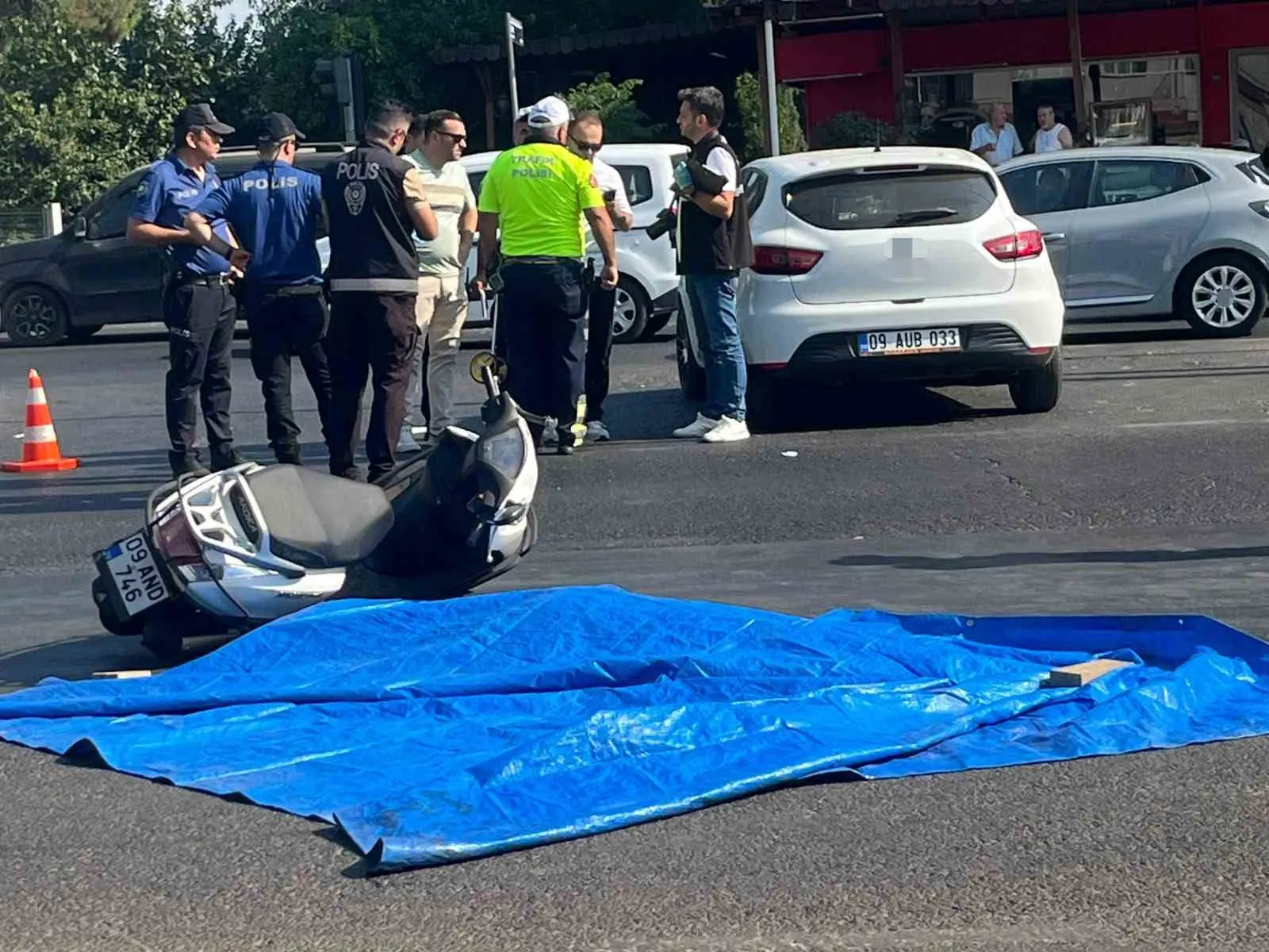 Nazilli’de kavşak faciası: Motosiklet sürücüsü kaza yerinde hayatını kaybetti