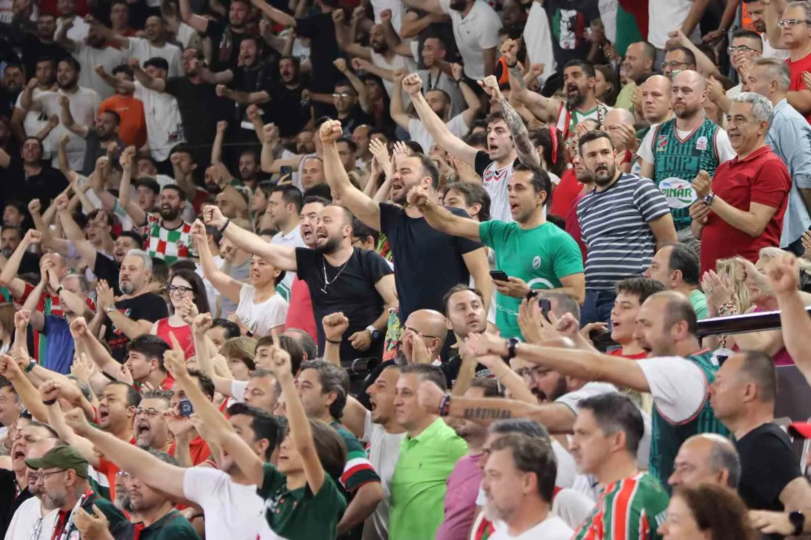 Karşıyaka’da basketbol şöleni için biletler vitrine çıkıyor: İşte yeni sezonun fiyat listesi