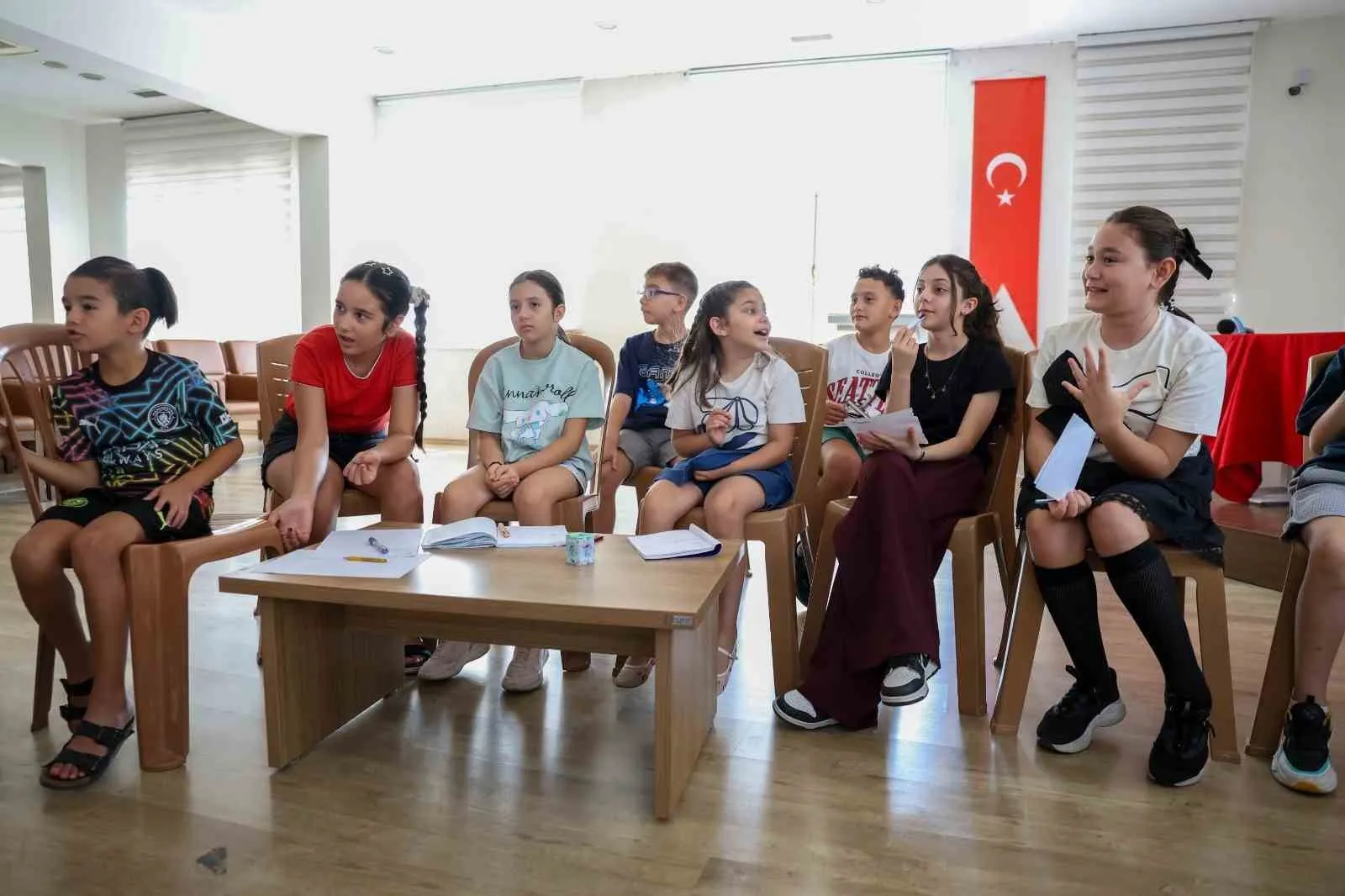 Efeler’de yaz kursları felsefeyle değer kazanıyor: Minikler sorgulayarak öğreniyor