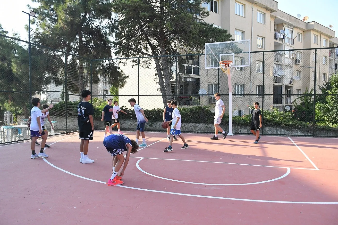 Kuşadası’nda duygusal tören: Sporun unutulmaz ismi artık bu sahada yaşayacak