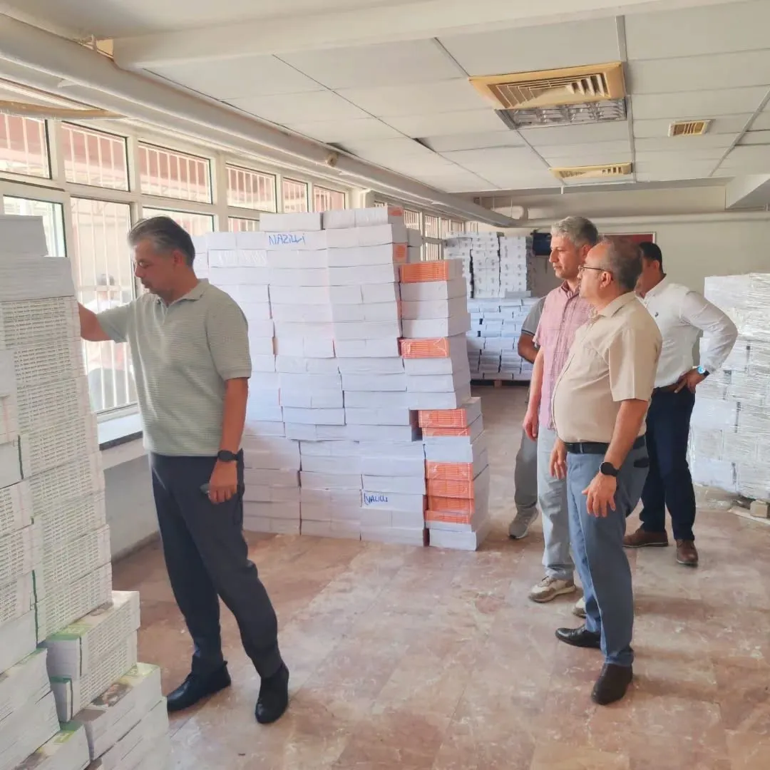 Nazilli'de okul heyecanı başladı: Kitaplar raflardaki yerini alıyor