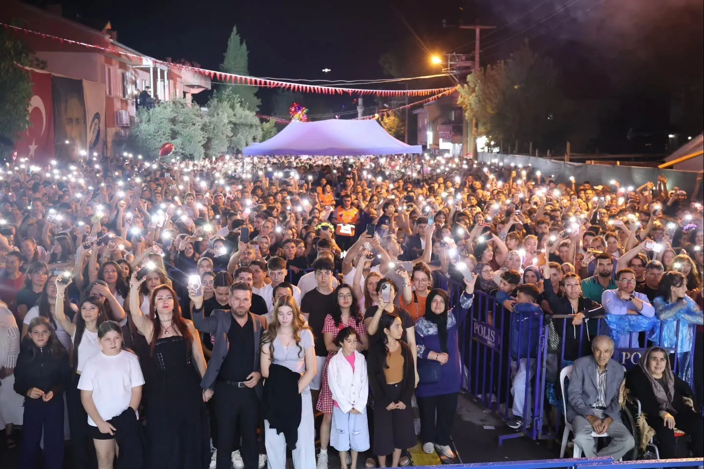 Merve Özbey Tavas gecesini salladı: Binler tek bir ağızdan söyledi