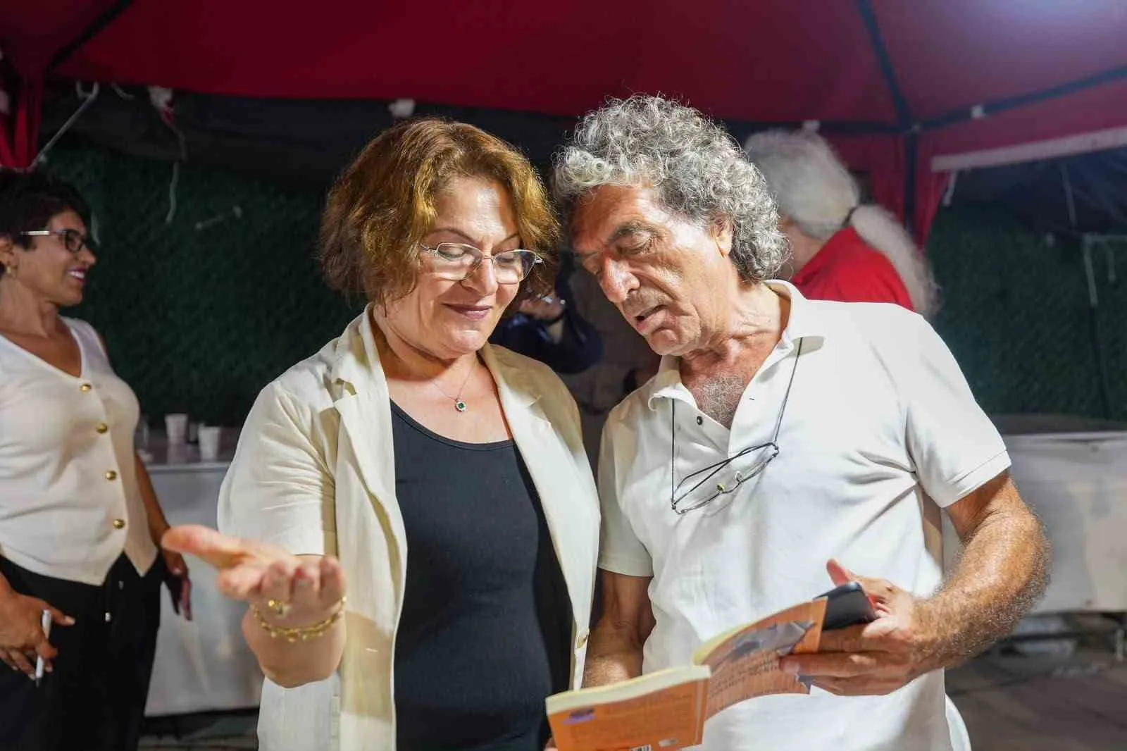 Didim’de edebiyat şöleni: 22. kez kapılarını açan festivalde imza ve söyleşi rüzgarı