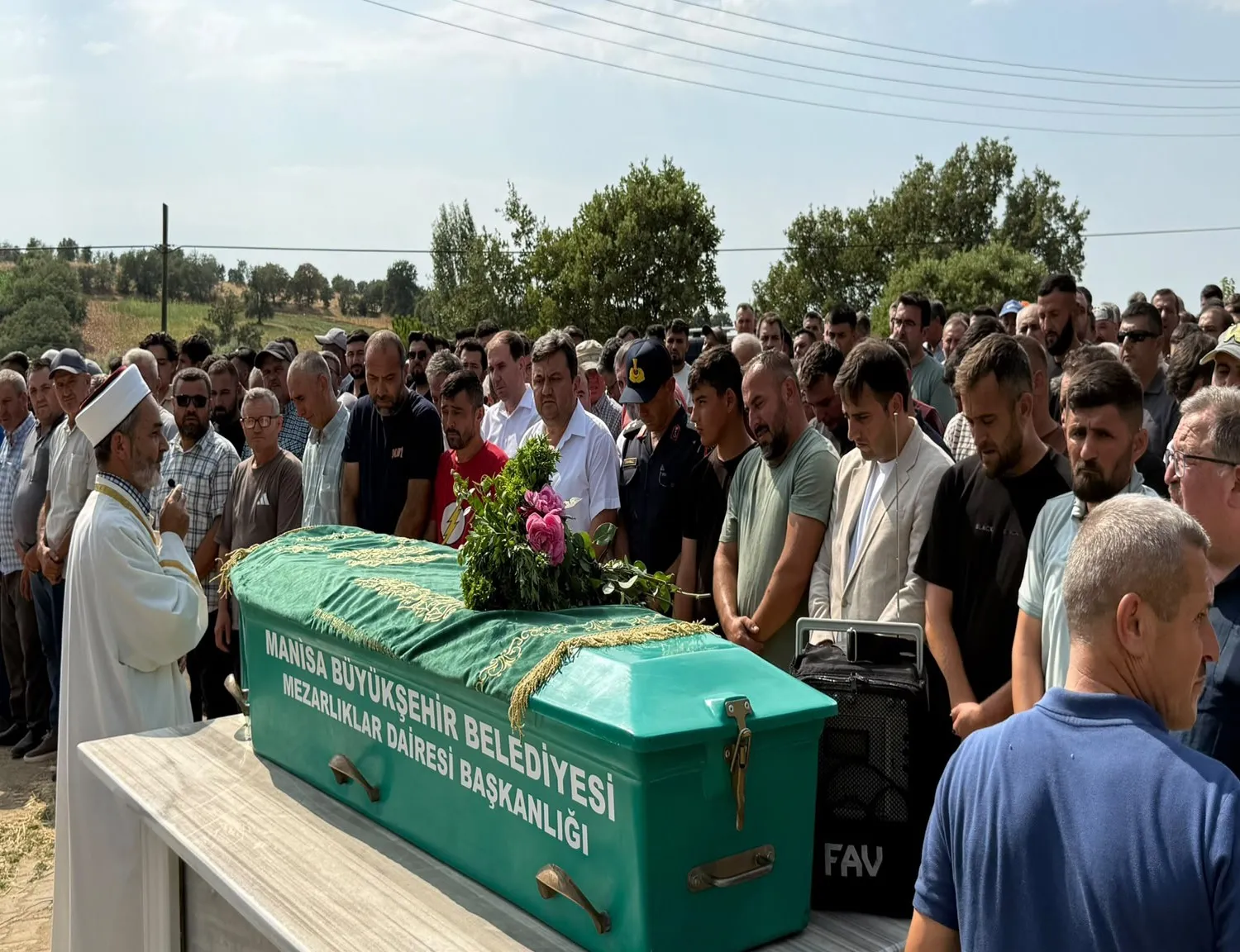 Kula’da evlat acısı: 13 yaşındaki Fikri toprağa verildi