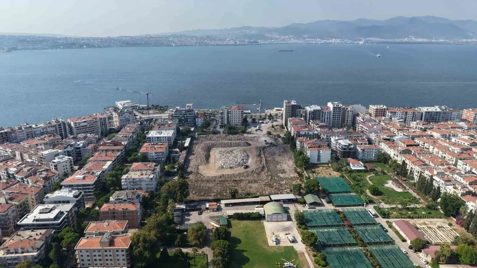 Karşıyaka’dan stadyum çıkışı: Bizim için tek gerçek hizmet, gerisi laf-ı güzaf