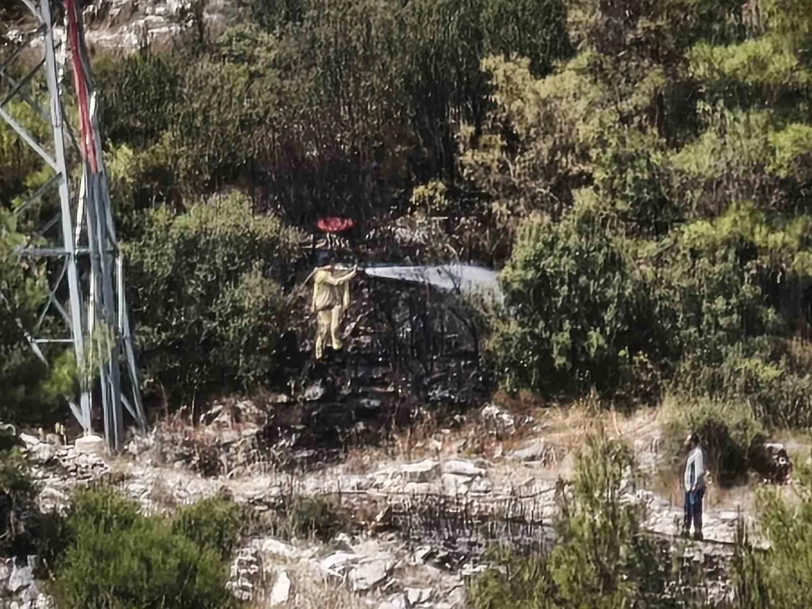Menteşe’de alevler paniğe neden oldu: Ekipler zamanla yarıştı