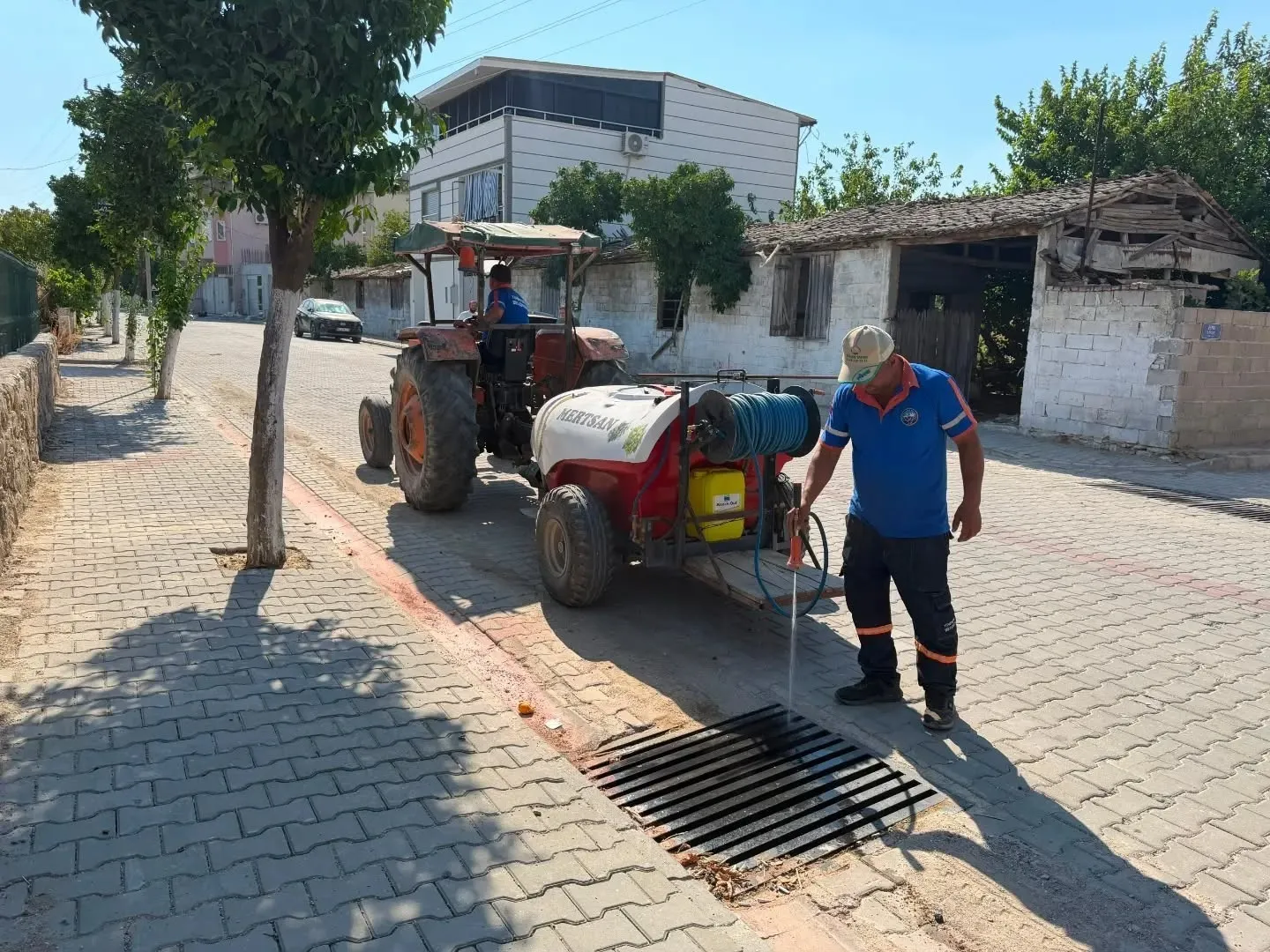 Yenipazar’da temiz çevre için hummalı çalışma: İlaçlama ekipleri sahada