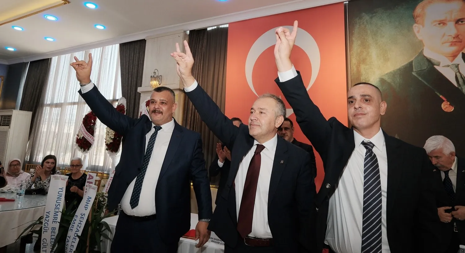 MHP Yunusemre’de Ali Özkan ile yeni bir sayfa açıldı