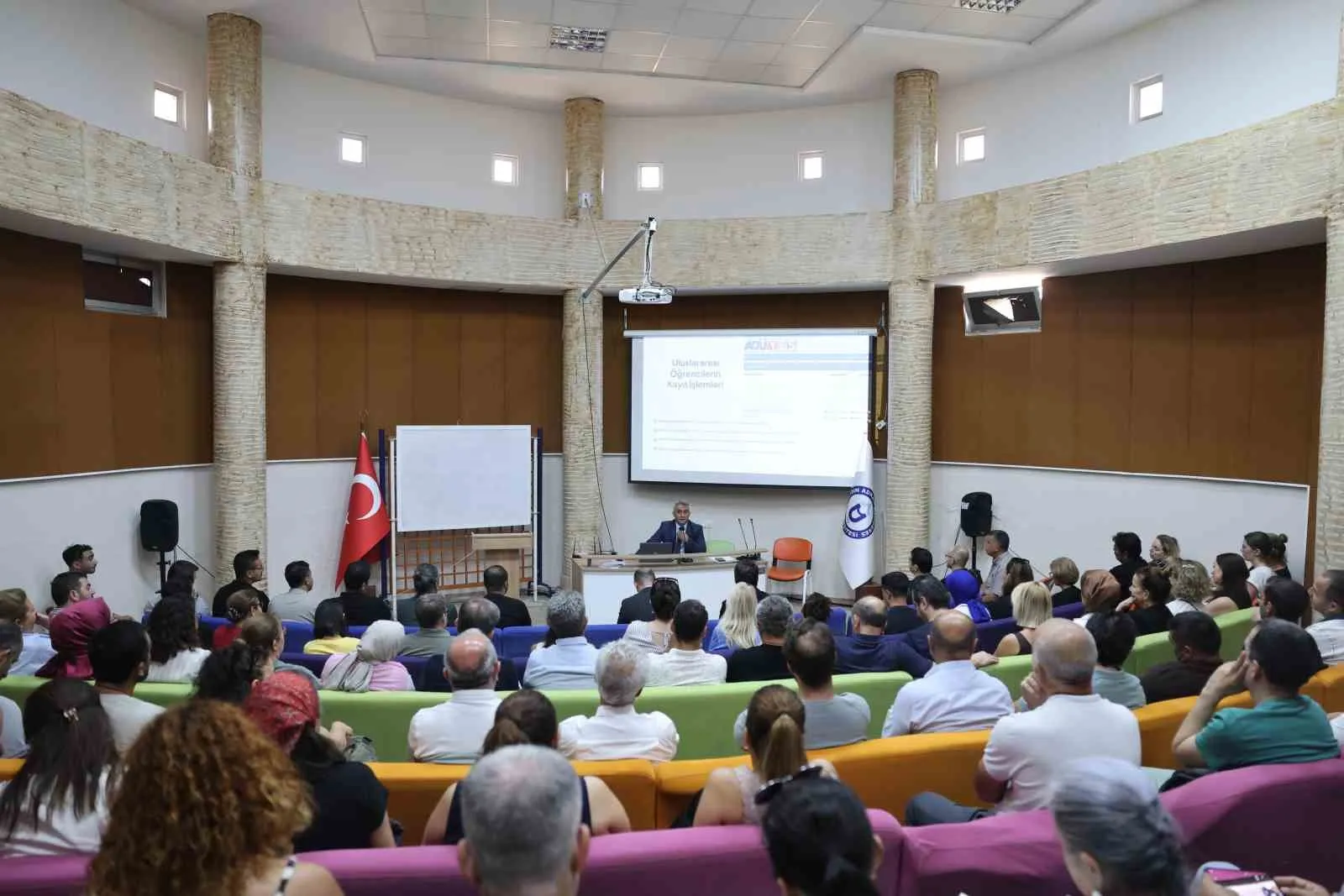 ADÜ’de uluslararası öğrenci mesaisi: Kayıt dönemi öncesi idari kadroya rehberlik eğitimi