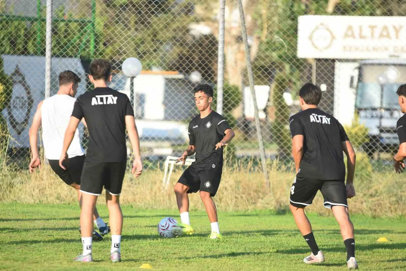 Altay’da zorlu mesai: Kadro eridi, rotayı gençler belirleyecek
