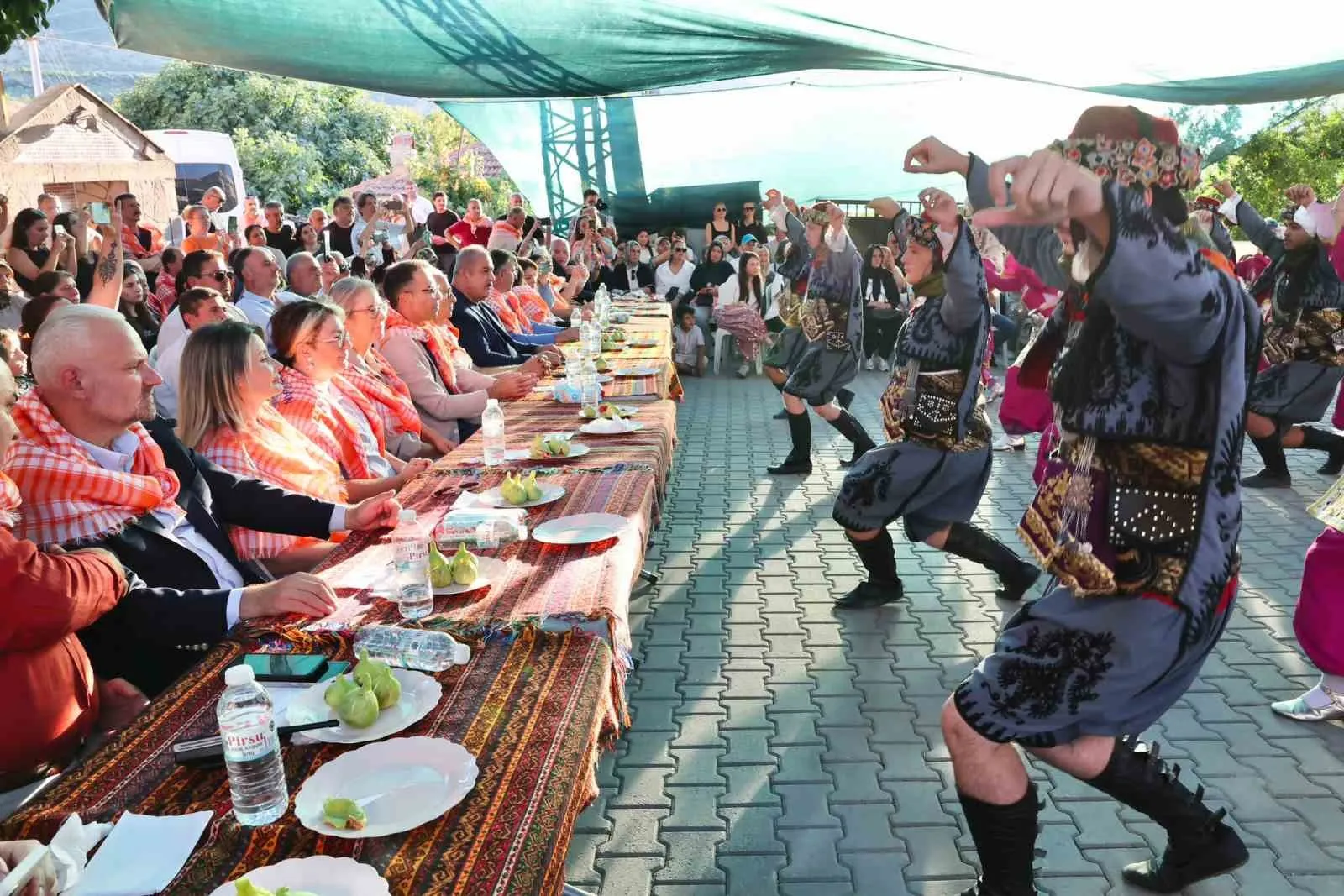Bozalan’da Altıncı Hasat Coşkusu: Bin Ton İncir, Binbir Renkli Kutlama