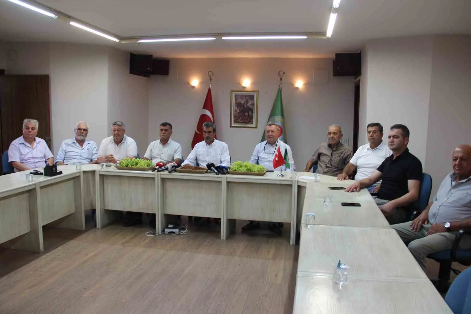 Üzüm üreticisinin gözü kulağı taban fiyatta: Enflasyon vurgusuyla çağrı yaptılar