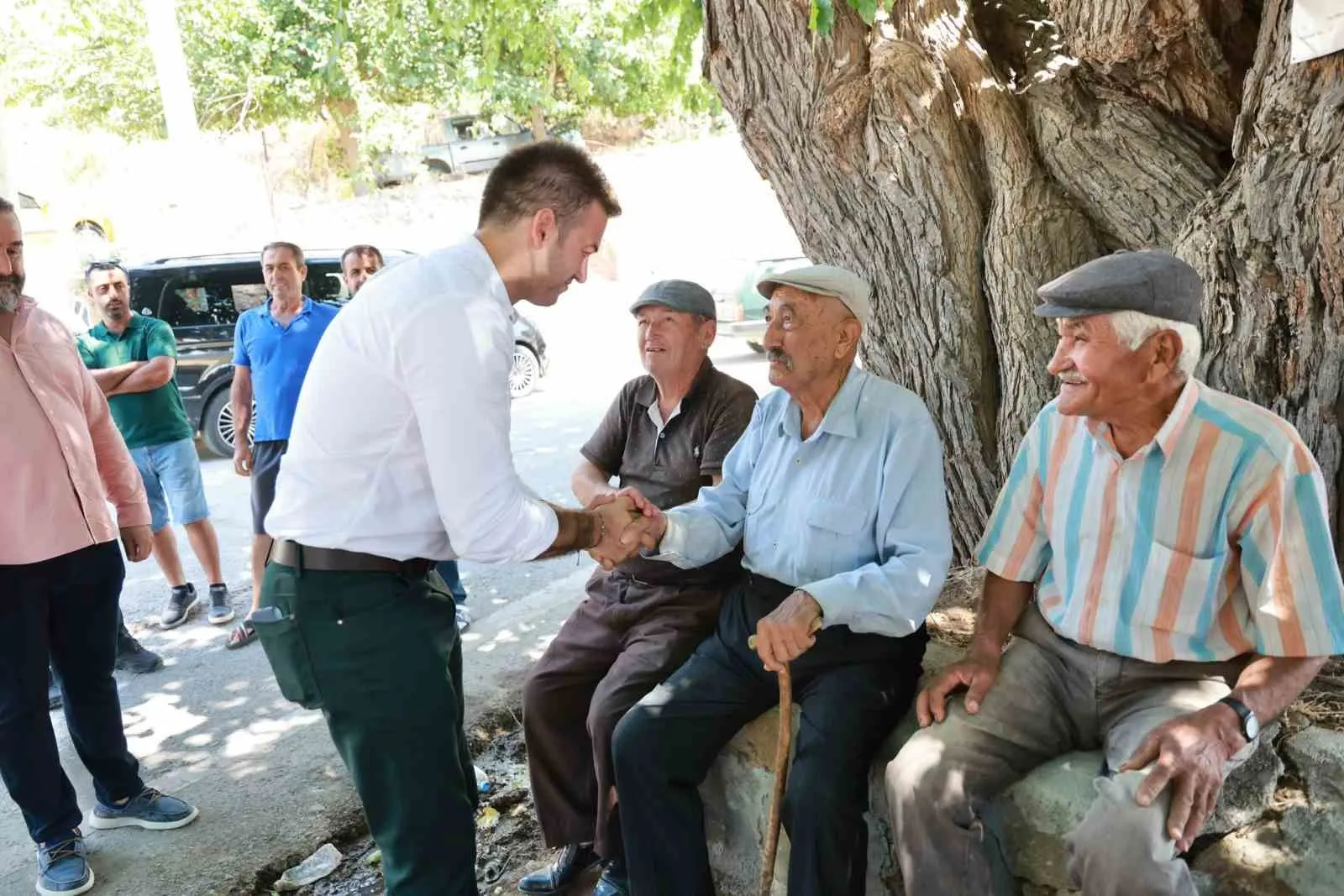 Bodrum’da hizmet mesaisi: Başkan Mandalinci mahalleleri karış karış geziyor