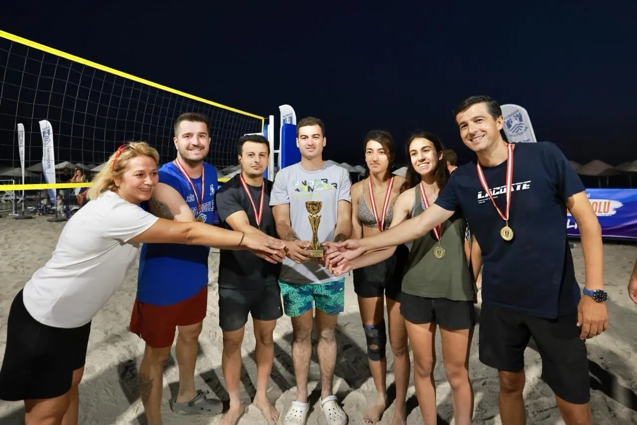 Bodrum’da file heyecanı zirve yaptı: Kupa Fener Burnu’nun ellerinde yükseldi