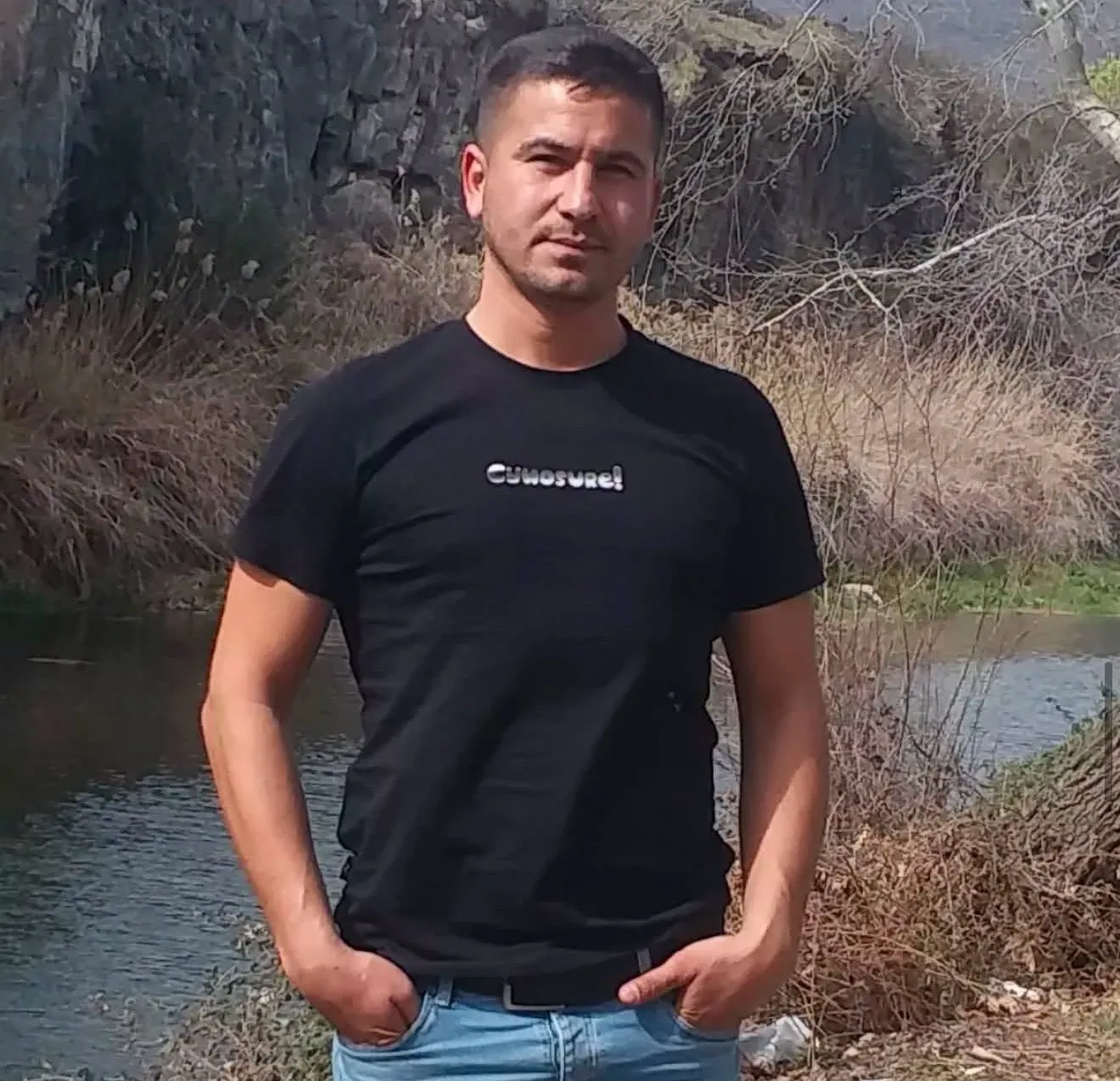 Salihli'de yol kenarındaki tır faciası: Motosiklet sürücüsü kurtarılamadı