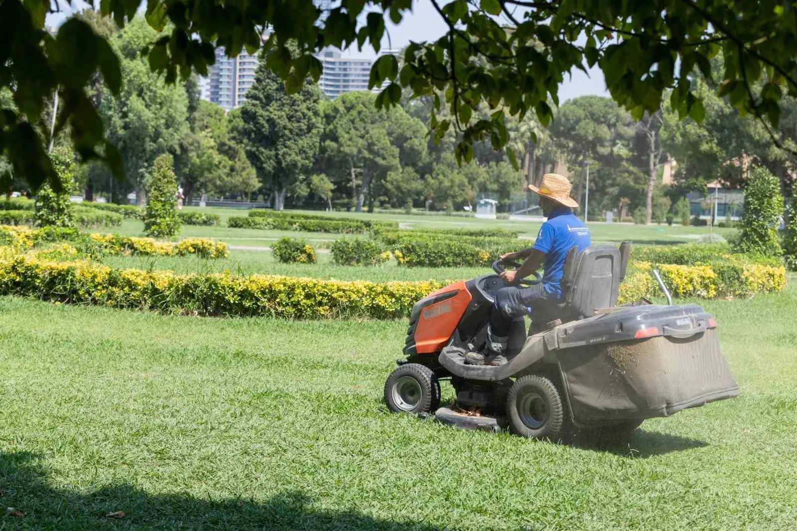 İzmir'in asırlık buluşmasına görkemli hazırlık: Kültürpark yeni yüzüyle ziyaretçilerini bekliyor