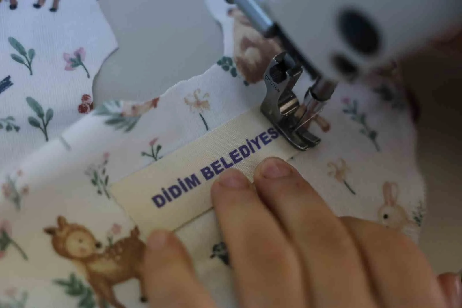 Didimli kadınların maharetli elleri belediyenin tekstil ihtiyacını karşılıyor
