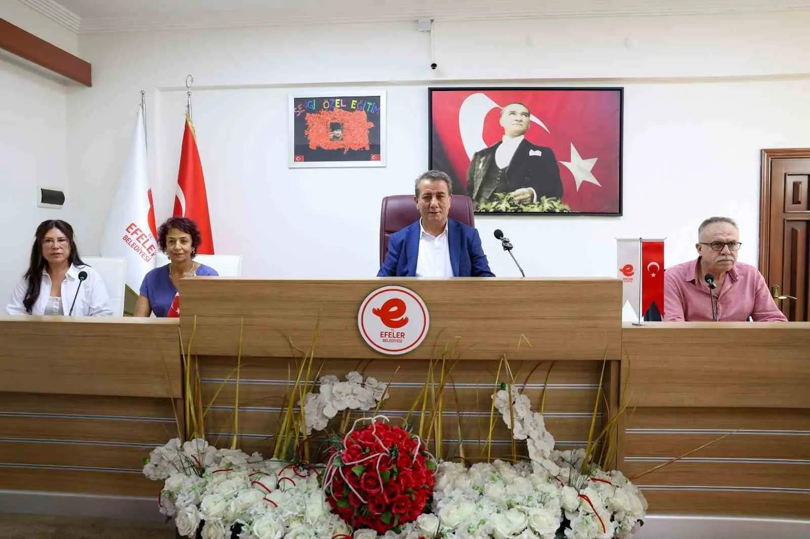 Pınardere’de hizmet dolu yıllara anlamlı saygı duruşu