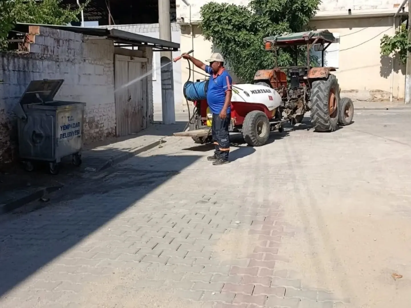 Yenipazar’da temiz çevre için hummalı çalışma: İlaçlama ekipleri sahada