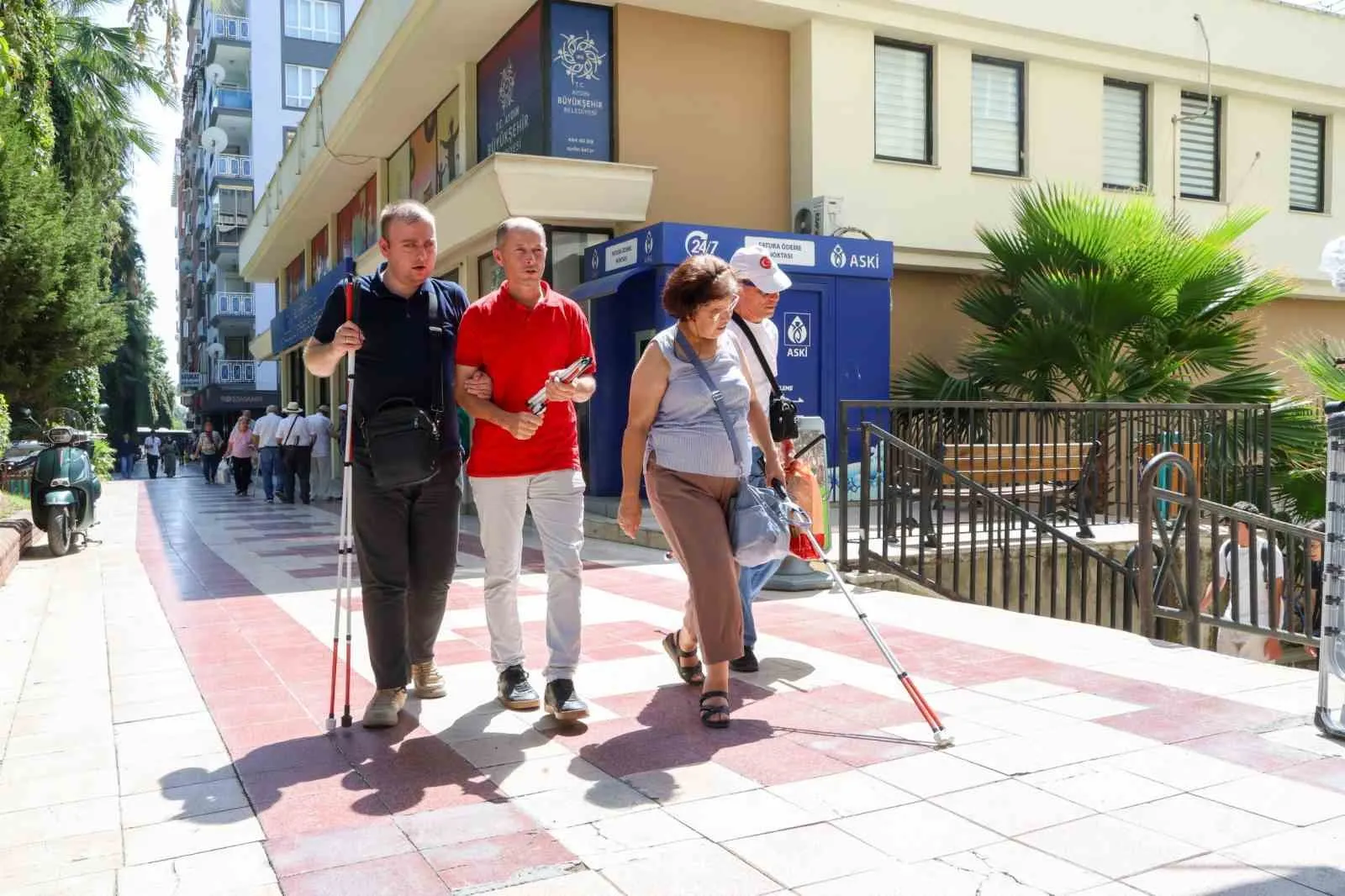 Aydın’da Görme Engelliler İçin Örnek Adım: 500 Beyaz Baston Özgürlüğe Dönüştü