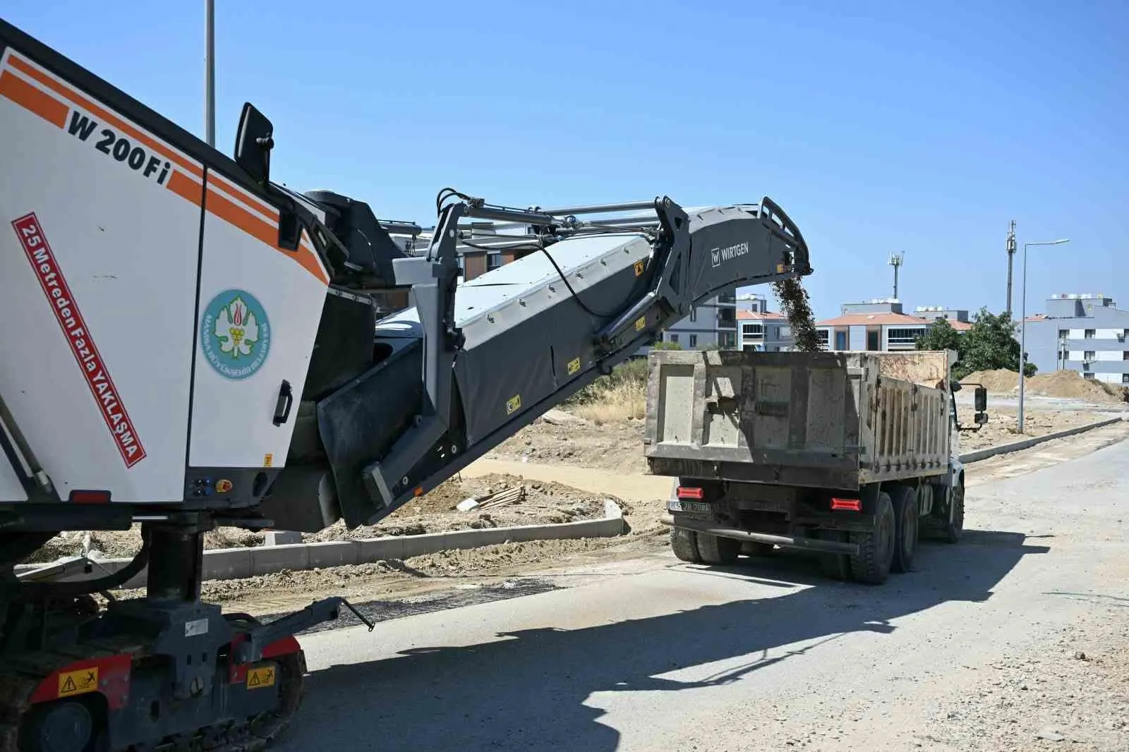 Turgutlu’da Asfalt Seferberliği: Ergenekon Mahallesi’nin 4 Ana Arteri Konforlu Ulaşıma Kavuşuyor