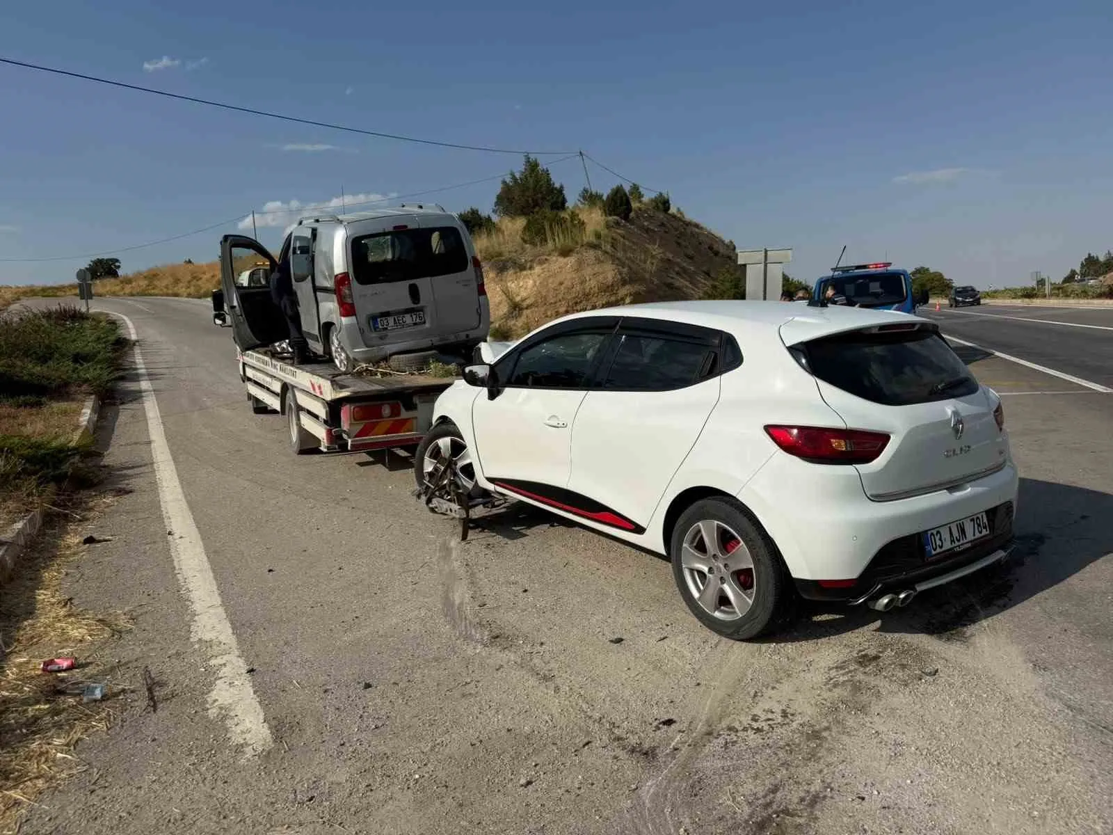 Emirdağ'da trafik kabusu: Kavşakta feci çarpışma sonucu 5 kişi hastanelik oldu