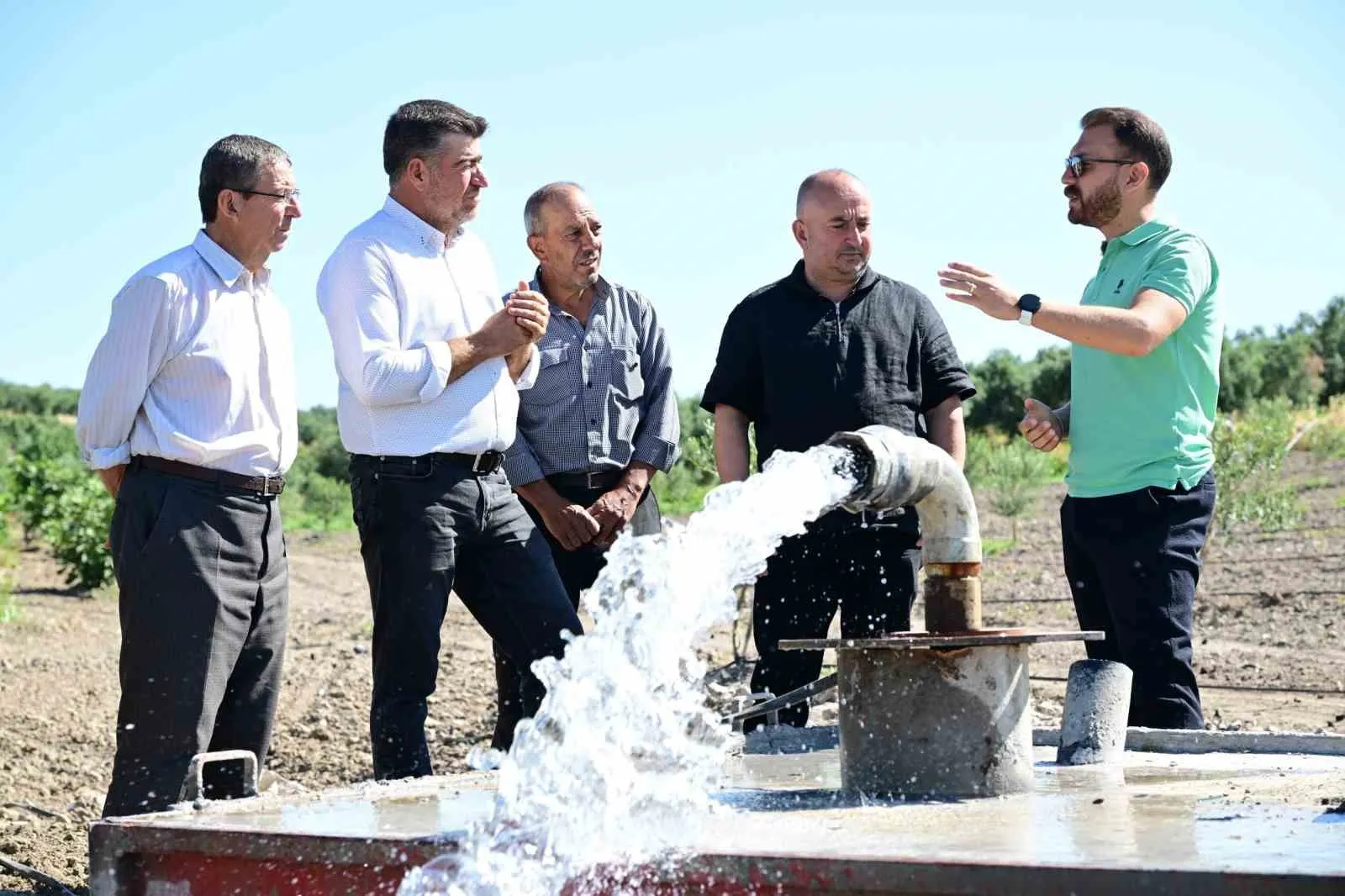 Saruhanlı’da bereketli topraklar için hummalı çalışma: Su sorunu tarihe karışıyor